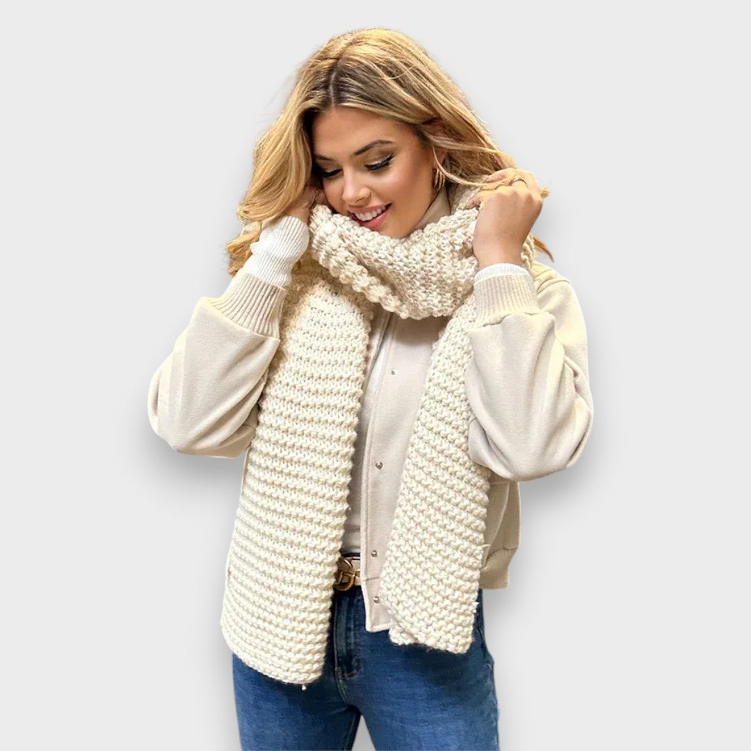 Zuhal  |  Her kıyafetle kombinlenebilir